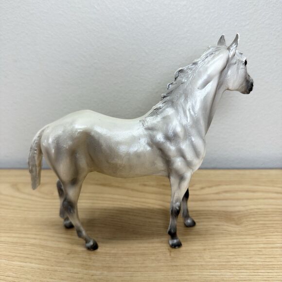 Breyer Horse Lot of two #62031 Duchess Grey Thoroughbred 1:12 Pearlescent Shiny - Picture 3 of 8